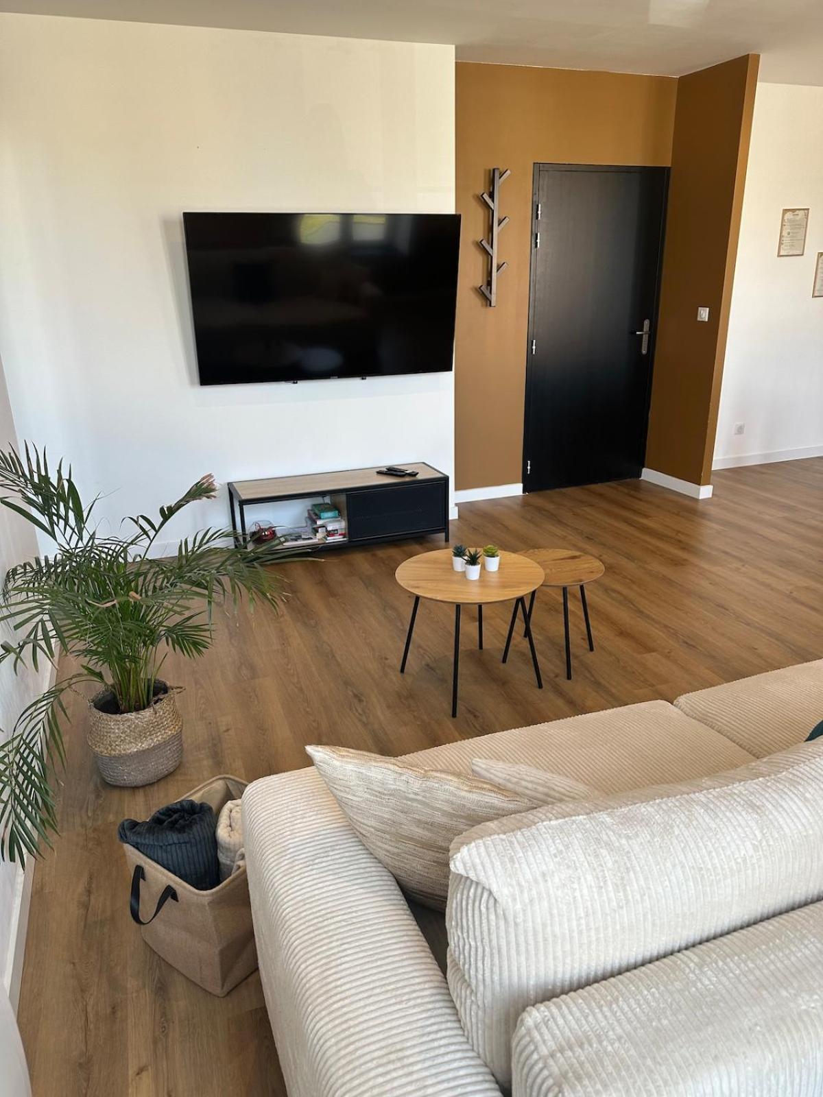 Appartement De La Gare 르미르몽 외부 사진