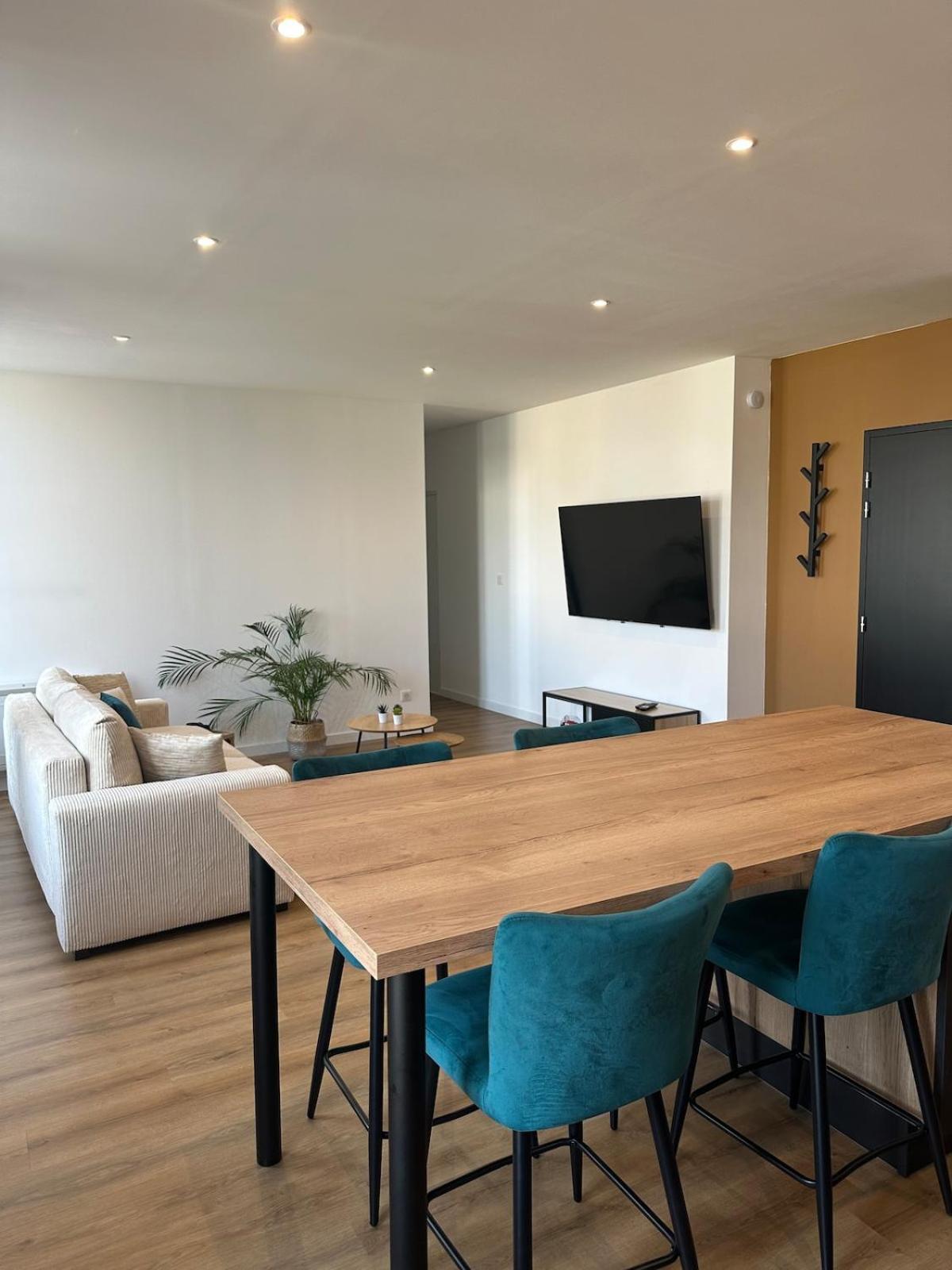 Appartement De La Gare 르미르몽 외부 사진